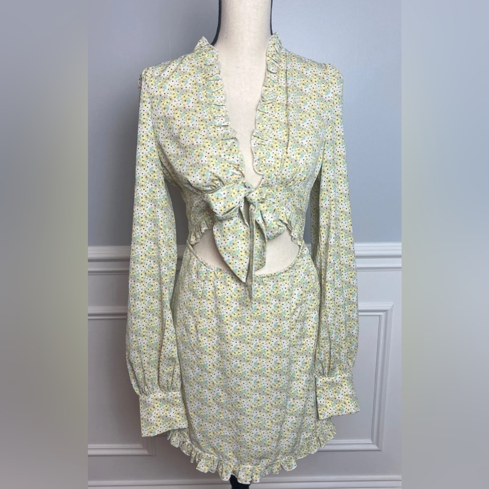 PrettyLittleThing Floral Long Sleeve Tie Front Cutout Dress Size S New with Tags